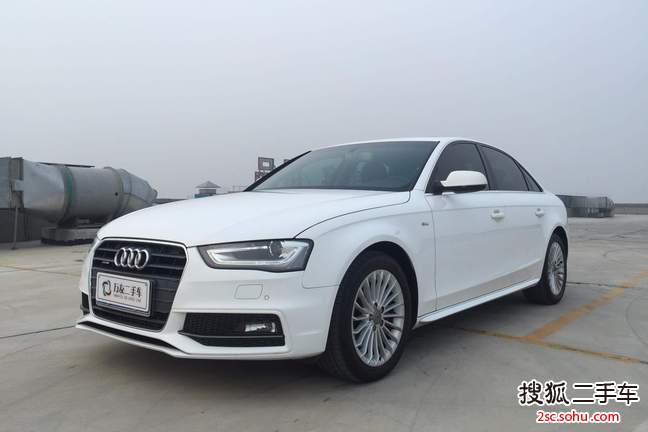 奥迪A4L2013款40 TFSI quattro个性运动型