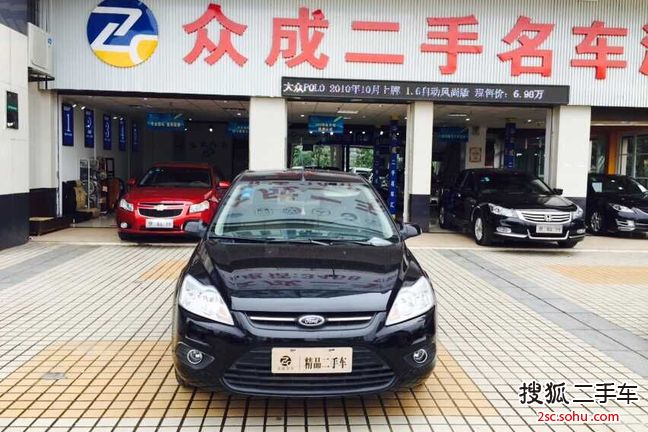 福特福克斯三厢2013款三厢经典 1.8L 手动基本型