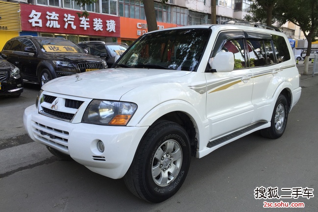 三菱帕杰罗2011款3.0L GLX 自动 四驱