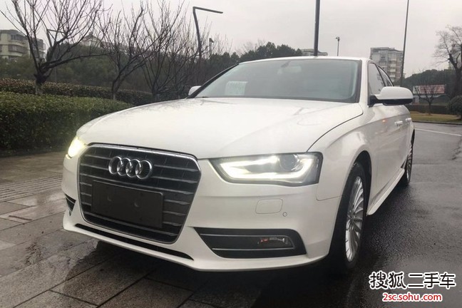 奥迪A4L2015款35 TFSI 自动标准型