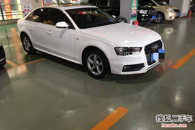 奥迪A4L2013款35 TFSI 自动舒适型