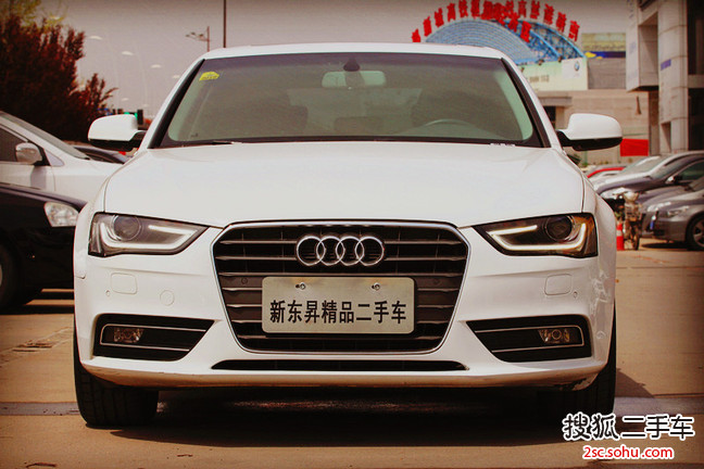 奥迪A4L2013款35 TFSI 自动舒适型