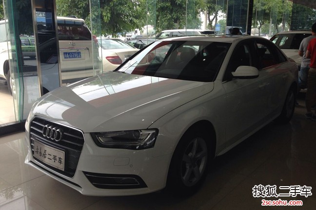 奥迪A4L2013款35 TFSI(2.0T)自动标准型