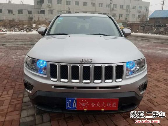 Jeep指南者2014款2.4L 四驱豪华导航版