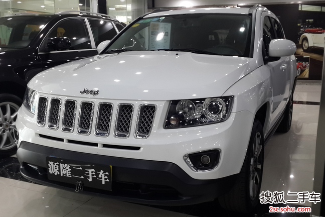 Jeep指南者2014款2.4L 四驱豪华导航版