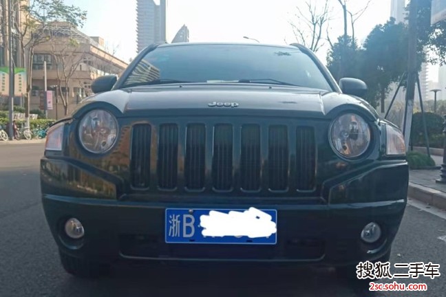 Jeep指南者2010款2.4L 运动版