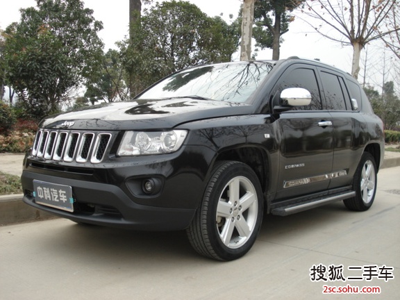 Jeep指南者2011款2.4 豪华导航版