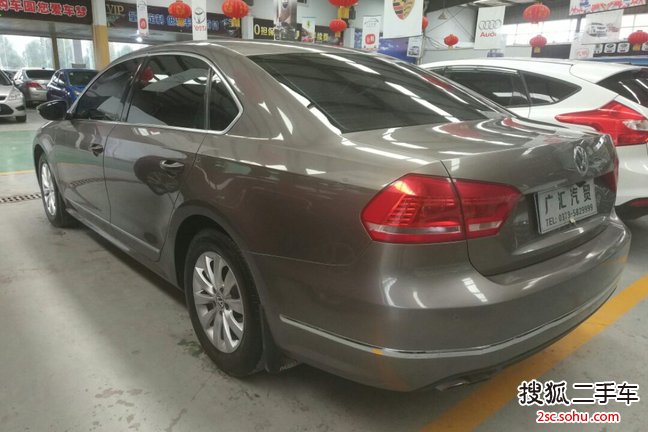 大众帕萨特2011款1.8TSI DSG尊荣版