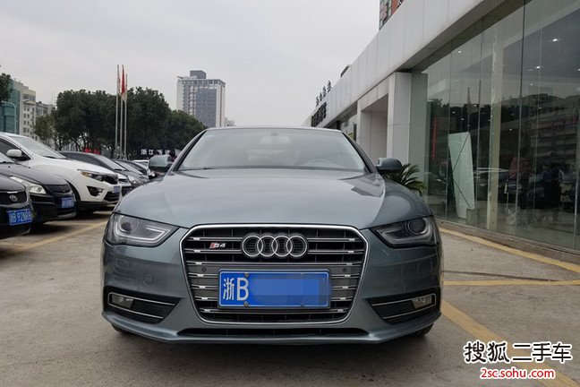 奥迪A4L2013款35 TFSI 自动标准型