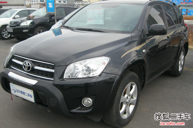 丰田RAV42011款2.4L 自动四驱豪华版 