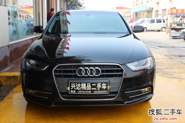 奥迪A4L2013款35 TFSI 自动豪华型