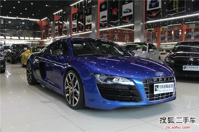 奥迪R82010款5.2FSI quattro