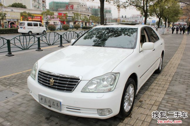 丰田皇冠2009款2.5L Royal特别强化版