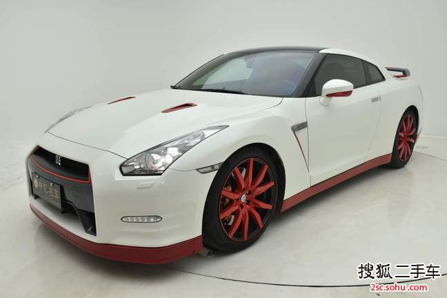 日产GT-R2014款3.8T Premium Edition 棕红内饰