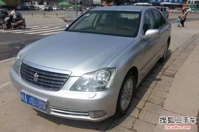 丰田皇冠2005款3.0L Royal E 真皮版