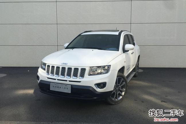 Jeep指南者2013款2.4L 四驱豪华版