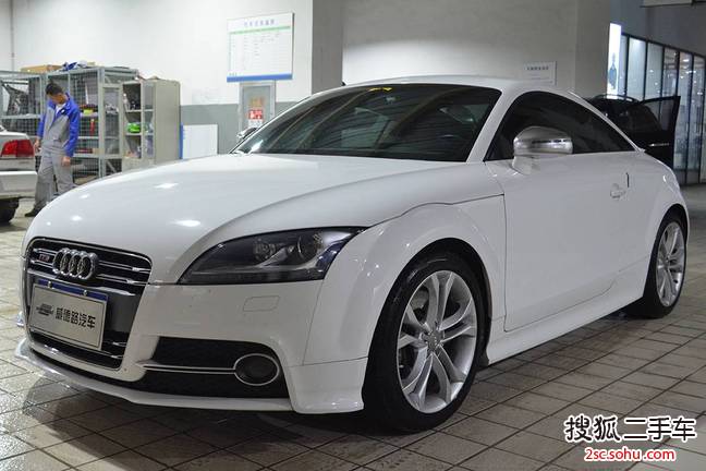 奥迪TTS2013款TTS Coupe 2.0TFSI quattro