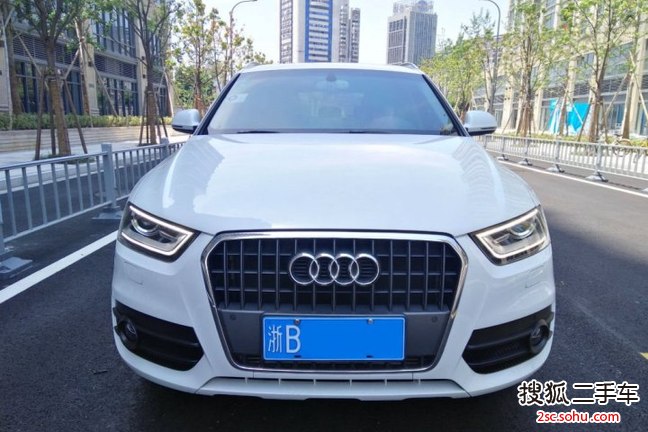 奥迪Q32016款35 TFSI 典藏版智领型