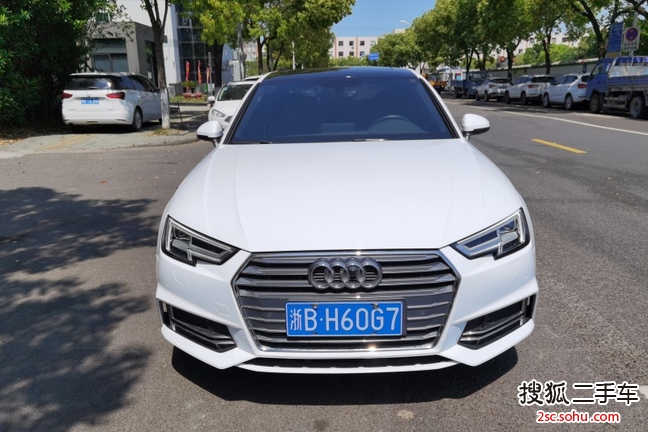 奥迪A4L2017款40TFSI 运动型