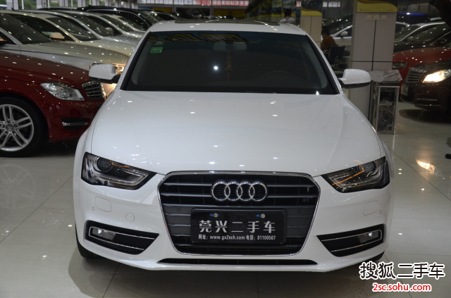 奥迪A4L2013款35 TFSI(2.0T)自动舒适型