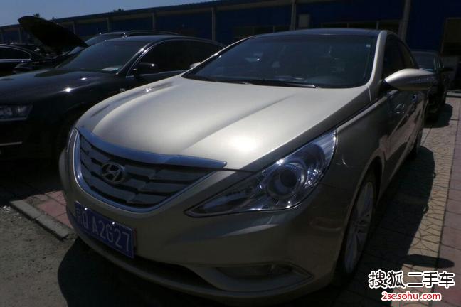 现代索纳塔八2011款2.0L LUX自动至尊版