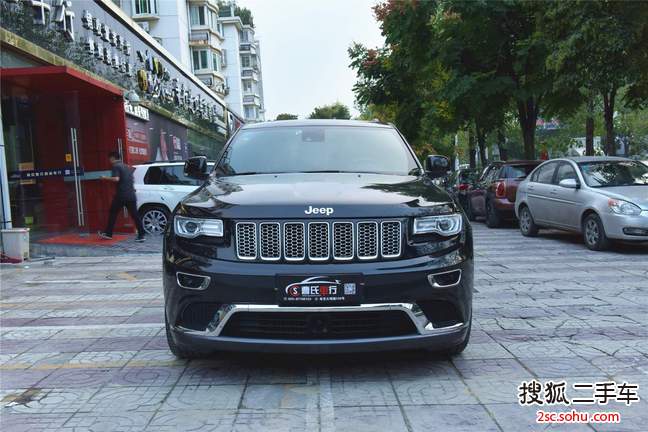 Jeep大切诺基2015款3.0L 旗舰尊悦版