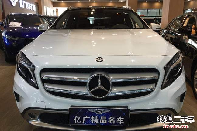 奔驰GLA级2015款GLA 220 4MATIC 豪华型