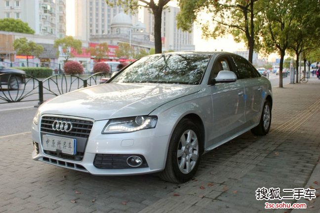 奥迪A4L2012款2.0TFSI 豪华型