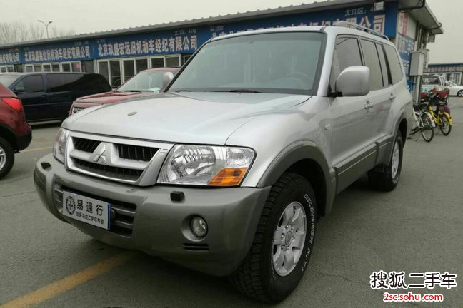 三菱帕杰罗V772004款3.0i GLS (手自一体四驱)