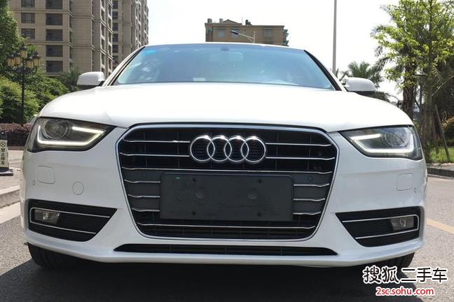 奥迪A4L2013款35 TFSI 自动标准型