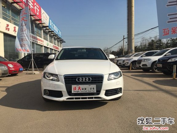 奥迪A4L2012款2.0TFSI 标准型