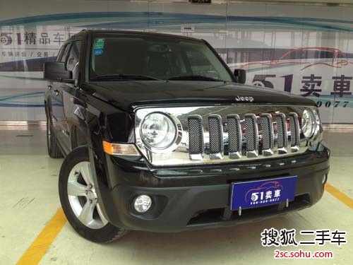 Jeep自由客2014款2.4L 豪华导航版