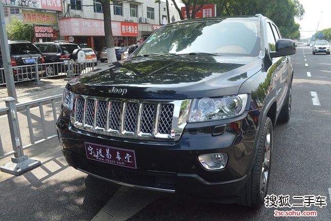 Jeep大切诺基2013款5.7L 旗舰尊崇版