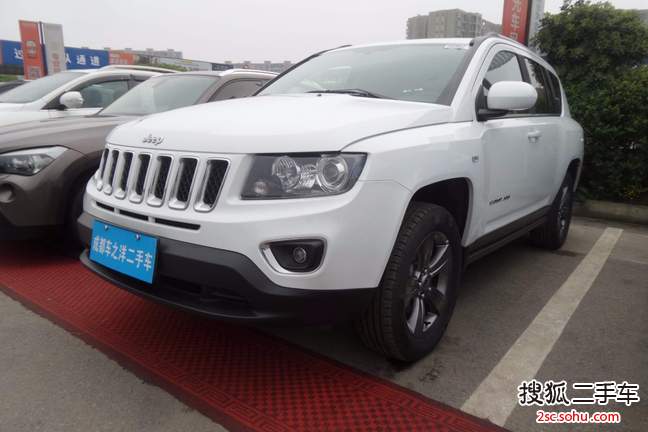 Jeep指南者2014款改款 2.4L 四驱舒适版