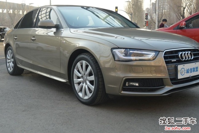 奥迪A4L2013款40 TFSI quattro个性运动型