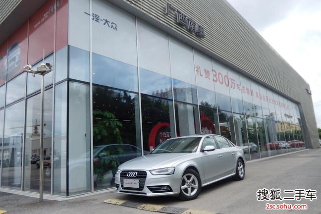 奥迪A4L2013款35 TFSI 自动标准型