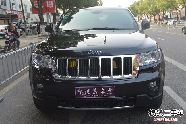 Jeep大切诺基2013款3.6L 豪华导航版