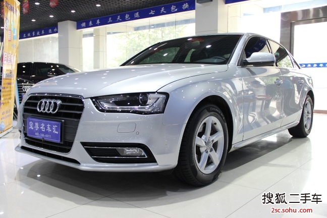 奥迪A4L2013款35 TFSI(2.0T)自动舒适型