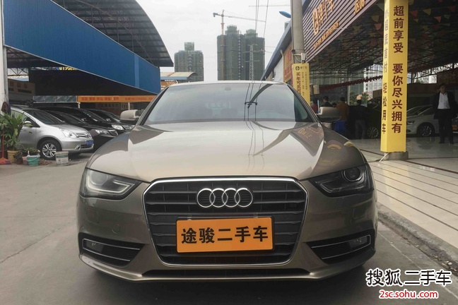 奥迪A4L2013款35 TFSI 自动标准型