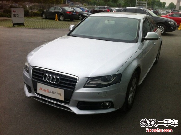 奥迪A4L2011款2.0TFSI 舒适型