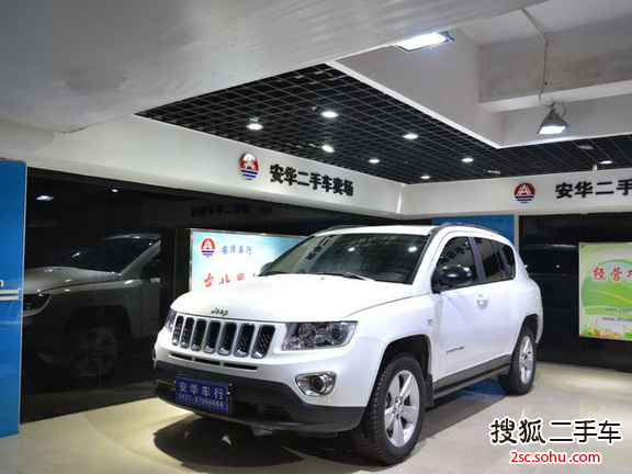 Jeep指南者2013款2.0L 两驱运动版