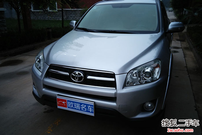 丰田RAV42012款2.4L 自动至臻导航版