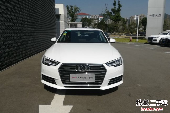 奥迪A4L2017款Plus 45 TFSI quattro 运动型