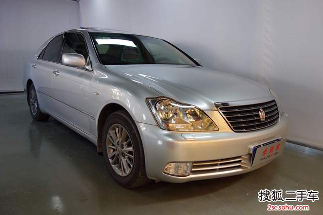 丰田皇冠2008款2.5L Royal 真皮版