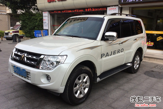 三菱帕杰罗2011款3.0L GLS 自动 四驱