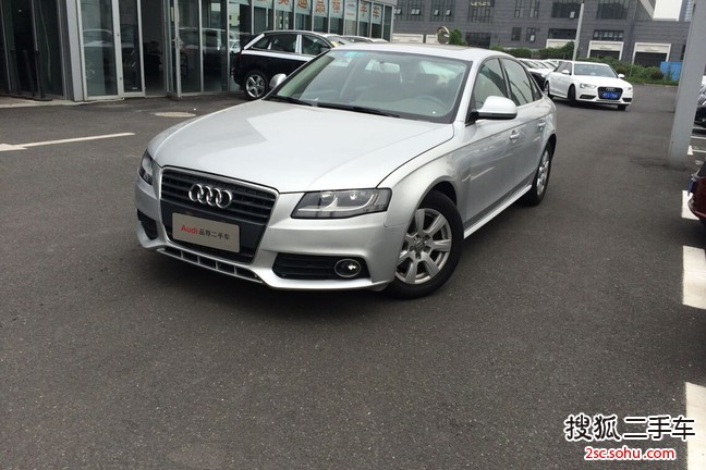 奥迪A4L2009款2.0TFSI 标准型