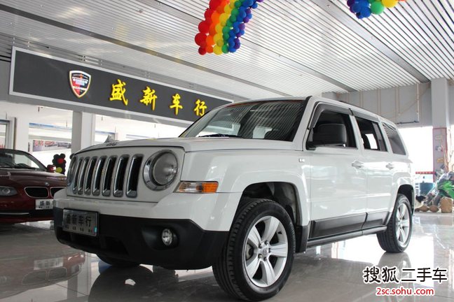 Jeep自由客2013款2.4L 运动版