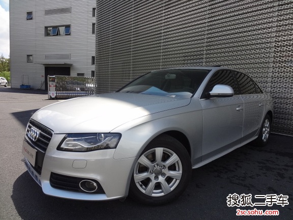 奥迪A4L2011款2.0TFSI 舒适型