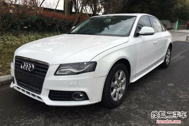 奥迪A4L2011款2.0TFSI 标准型