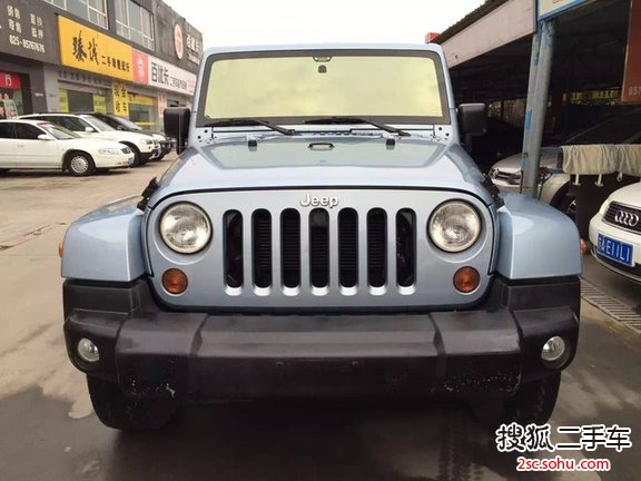 Jeep牧马人两门版2012款3.6L Sahara 极地版